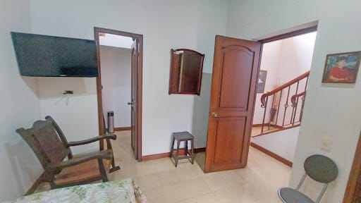 Casa de 4 alcobas en arriendo en Loma De Los Bernal, Medellín, 180 m² · foto 16 de 24