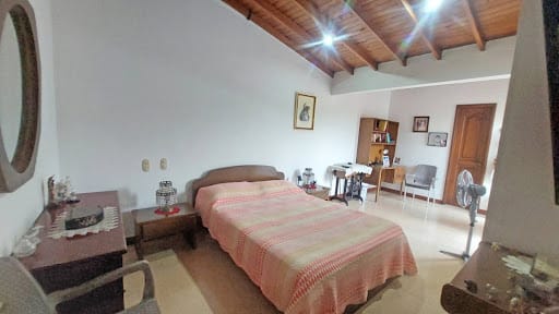 Casa de 4 alcobas en arriendo en Loma De Los Bernal, Medellín, 180 m² · foto 22 de 24