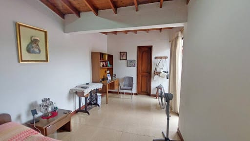 Casa de 4 alcobas en arriendo en Loma De Los Bernal, Medellín, 180 m² · foto 23 de 24