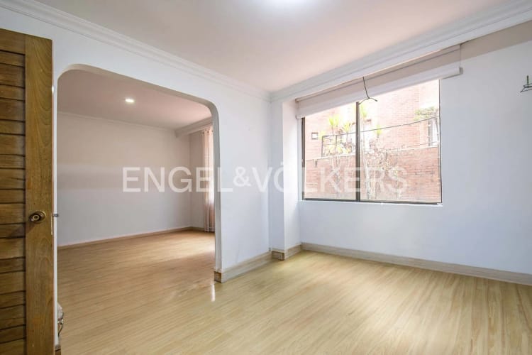 Apartamento de 3 alcobas en venta en La Carolina, Bogotá, 150 m² · foto 8 de 10