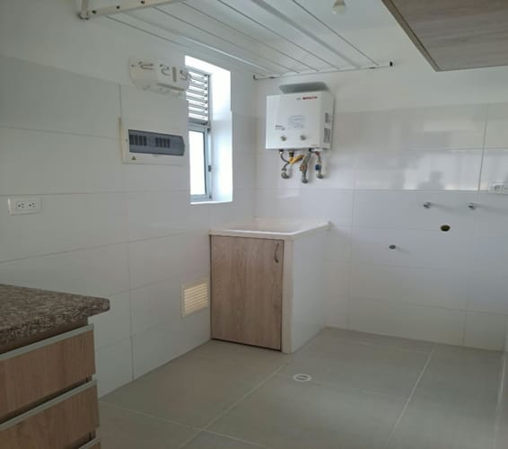 Apartamento de 3 alcobas en arriendo en Palomitas Del Progreso, Floridablanca, 83 m² · foto 12 de 24