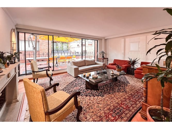 Apartamento de 3 alcobas en venta en Santa Barbara, Bogotá, 140 m² · foto 2 de 24