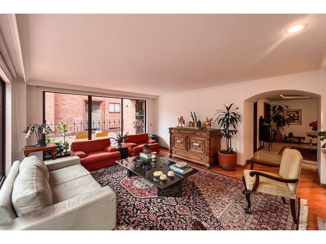 Apartamento de 3 alcobas en venta en Santa Barbara, Bogotá, 140 m² · foto 6 de 24