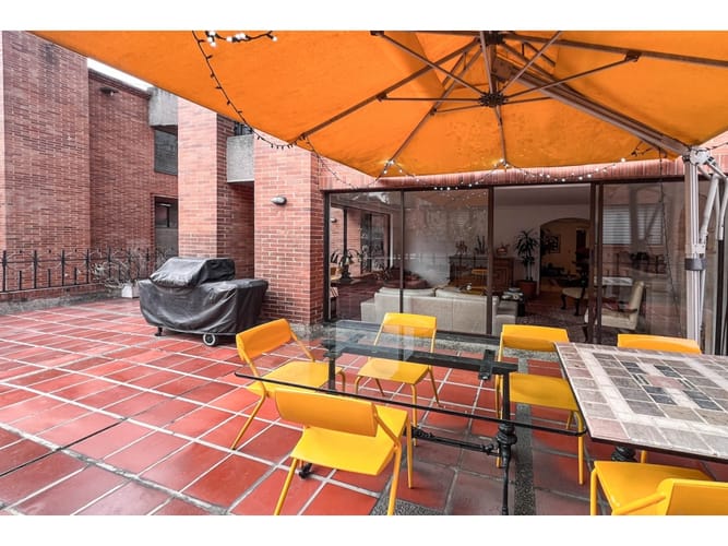 Apartamento de 3 alcobas en venta en Santa Barbara, Bogotá, 140 m² · foto 10 de 24