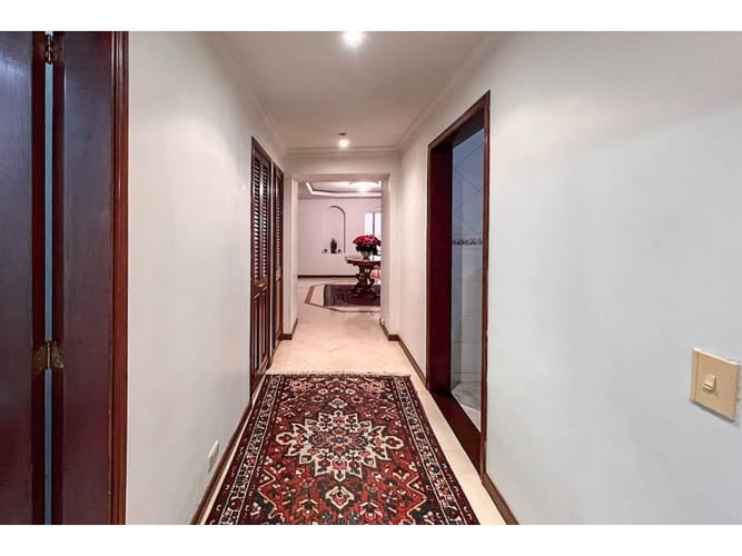Apartamento de 3 alcobas en venta en Santa Barbara, Bogotá, 140 m² · foto 18 de 24