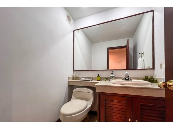 Apartamento de 3 alcobas en venta en Santa Barbara, Bogotá, 140 m² · foto 19 de 24
