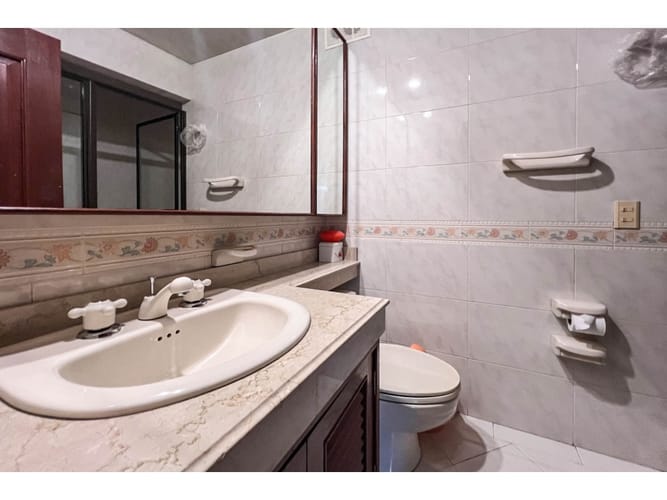 Apartamento de 3 alcobas en venta en Santa Barbara, Bogotá, 140 m² · foto 24 de 24