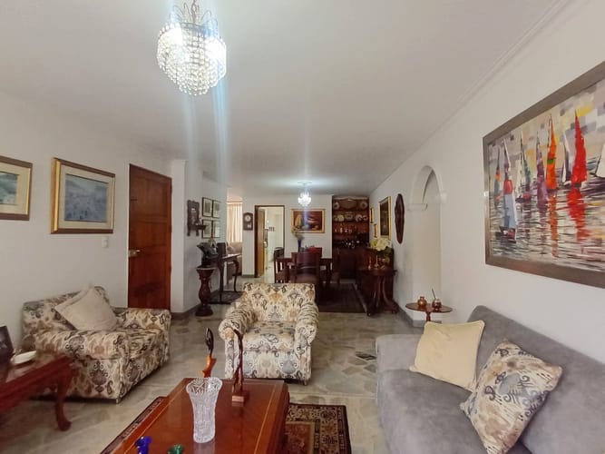 Apartamento de 3 alcobas en venta en Laureles, Medellín, 154 m² · foto 3 de 19