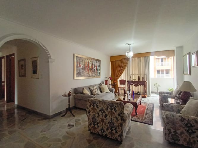 Apartamento de 3 alcobas en venta en Laureles, Medellín, 154 m² · foto 5 de 19