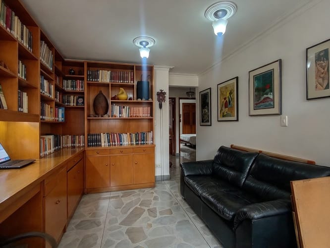 Apartamento de 3 alcobas en venta en Laureles, Medellín, 154 m² · foto 17 de 19