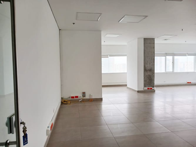 Oficina en venta en El Poblado, Medellín, 92 m² · foto 2 de 9