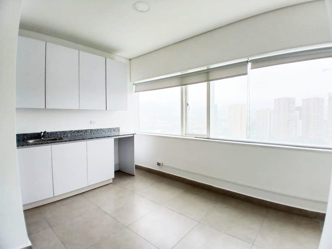Oficina en venta en El Poblado, Medellín, 92 m² · foto 6 de 9