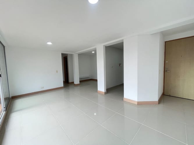 Apartamento de 3 alcobas en arriendo en San Remo, Sabaneta, 85 m² · foto 2 de 20