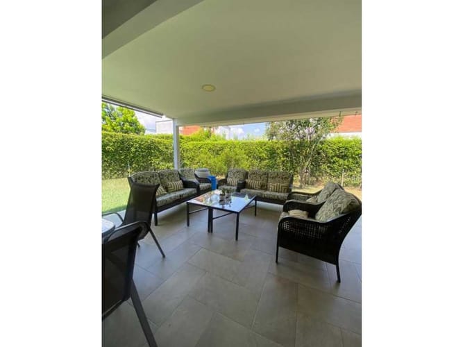 Casa de 4 alcobas en venta en Las Mercedes, Jamundí, 270 m² · foto 4 de 24