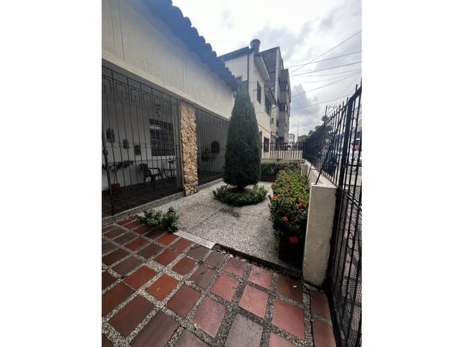 Casa de 5 alcobas en venta en San Fernando Nuevo, Cali, 290 m² · foto 4 de 24