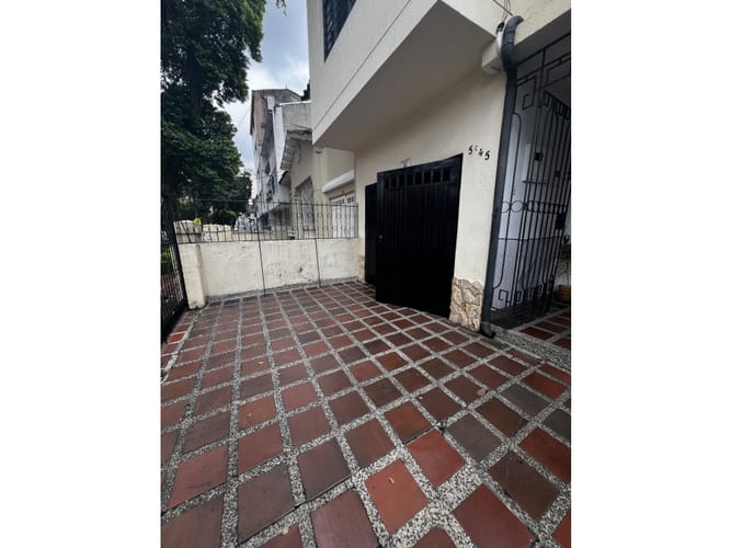 Casa de 5 alcobas en venta en San Fernando Nuevo, Cali, 290 m² · foto 6 de 24