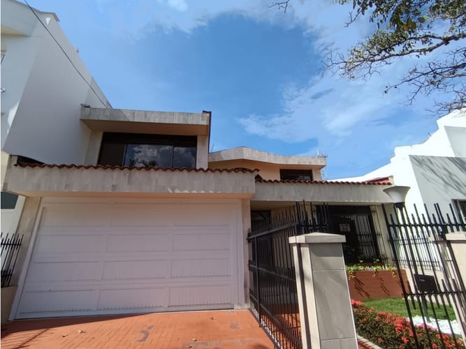 Casa de 5 alcobas en venta en El Ingenio, Cali, 350 m² · foto 11 de 16