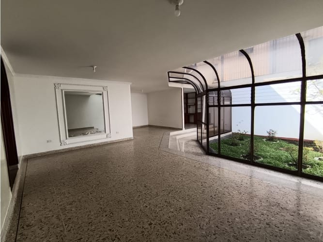 Casa de 5 alcobas en venta en El Ingenio, Cali, 350 m² · foto 15 de 16