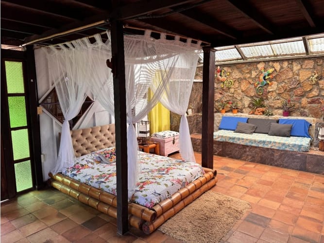 Casa de 6 alcobas en venta en La Reforma, Cali, 408 m² · foto 2 de 9