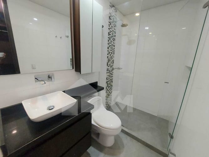 Apartamento de 3 alcobas en arriendo en Chicó Navarra, Bogotá, 135 m² · foto 12 de 23