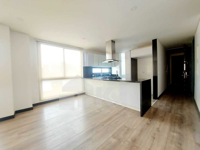 Apartamento de 3 alcobas en arriendo en Chicó Navarra, Bogotá, 135 m² · foto 4 de 23