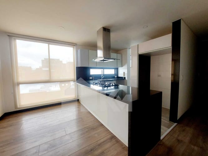 Apartamento de 3 alcobas en arriendo en Chicó Navarra, Bogotá, 135 m² · foto 6 de 23