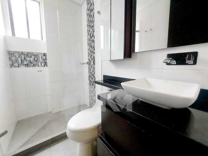 Apartamento de 3 alcobas en arriendo en Chicó Navarra, Bogotá, 135 m² · foto 14 de 23