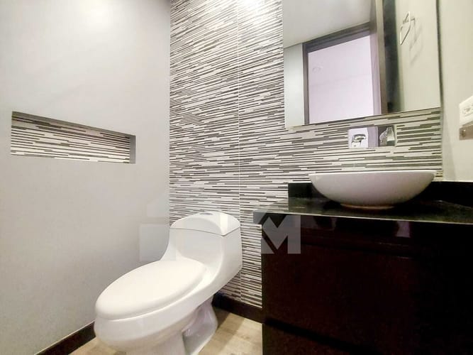 Apartamento de 3 alcobas en arriendo en Chicó Navarra, Bogotá, 135 m² · foto 8 de 23