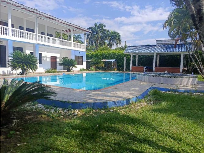 Casa de 9 alcobas en venta en La Morada, Jamundí, 1000 m² · foto 2 de 24