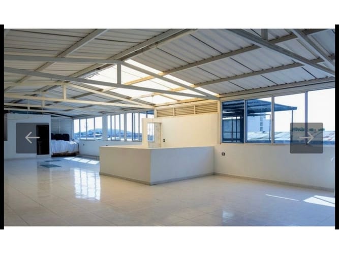 Casa de 8 alcobas en venta en Altos De Menga, Cali, 575 m² · foto 3 de 24