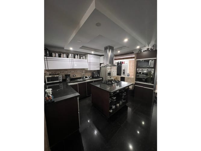 Casa de 8 alcobas en venta en Altos De Menga, Cali, 575 m² · foto 6 de 24