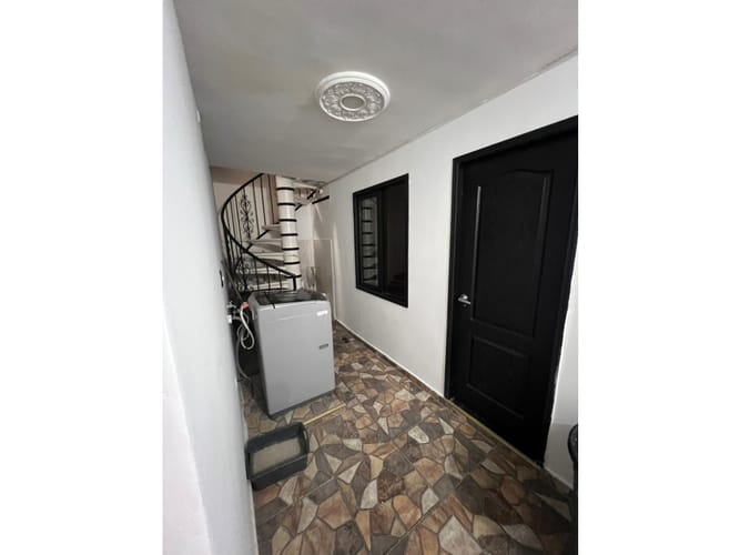 Casa de 8 alcobas en venta en Altos De Menga, Cali, 575 m² · foto 15 de 24