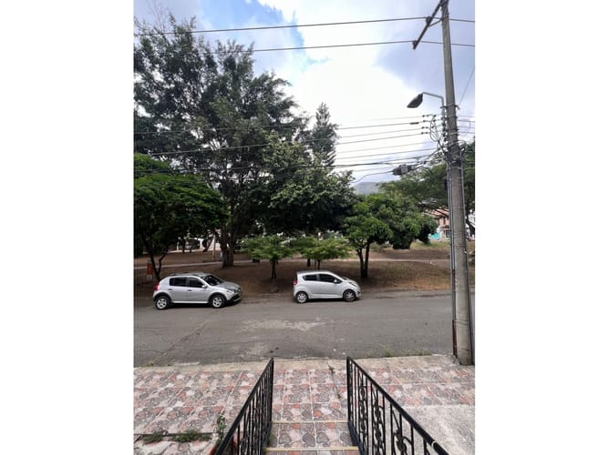 Casa de 8 alcobas en venta en Altos De Menga, Cali, 575 m² · foto 16 de 24