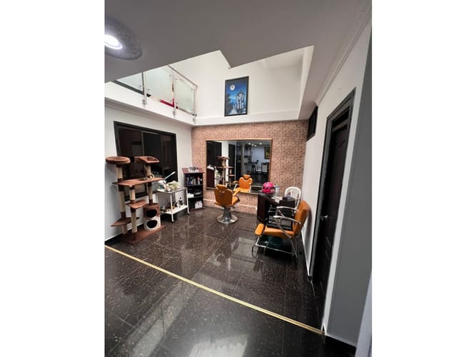 Casa de 8 alcobas en venta en Altos De Menga, Cali, 575 m² · foto 19 de 24