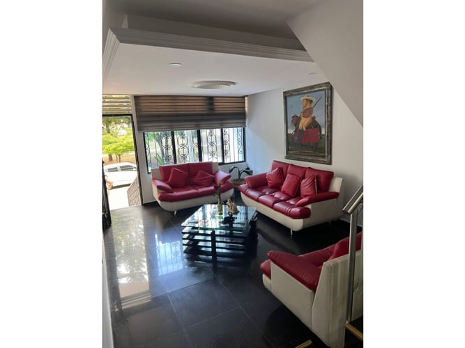 Casa de 8 alcobas en venta en Altos De Menga, Cali, 575 m² · foto 21 de 24