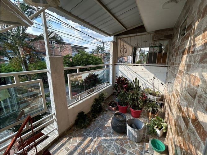 Casa de 6 alcobas en venta en Ciudad Cordoba, Cali, 372 m² · foto 7 de 11