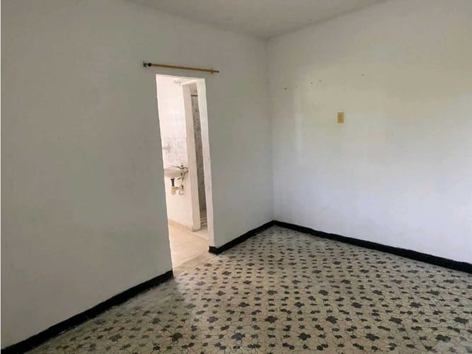 Casa de 17 alcobas en venta en Cañasgordas, Cali, 405 m² · foto 3 de 24