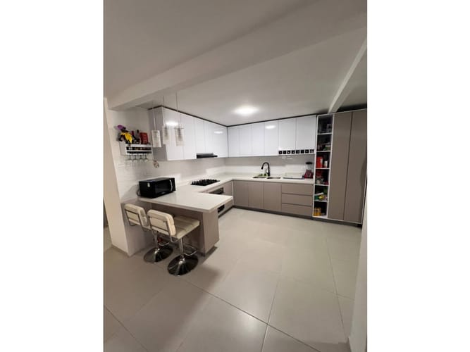 Casa de 5 alcobas en venta en Cn. Arbore Country Club, Jamundí, 230 m² · foto 3 de 24