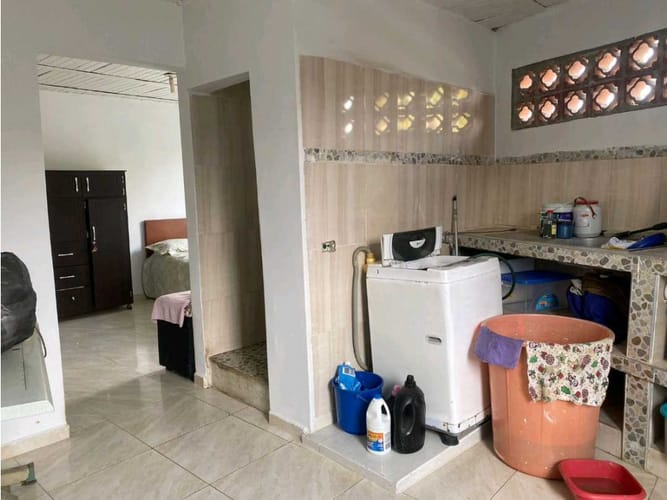 Casa de 17 alcobas en venta en Cañasgordas, Cali, 405 m² · foto 22 de 24