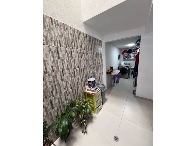 Casa de 5 alcobas en venta en Cn. Arbore Country Club, Jamundí, 230 m² · foto 6 de 24