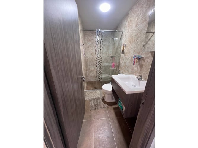 Casa de 5 alcobas en venta en Cn. Arbore Country Club, Jamundí, 230 m² · foto 18 de 24