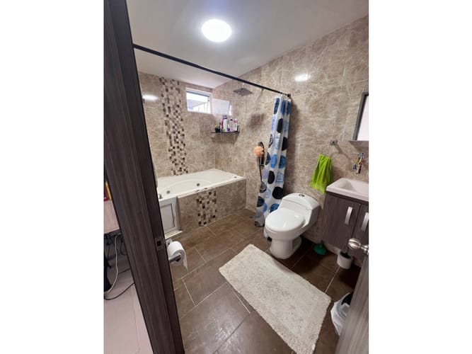 Casa de 5 alcobas en venta en Cn. Arbore Country Club, Jamundí, 230 m² · foto 21 de 24
