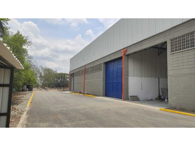 Bodega en venta en Sameco, Yumbo, 530 m² · foto 2 de 24