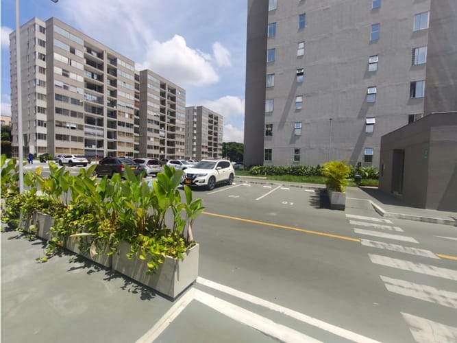 Apartamento de 2 alcobas en venta en Bochalema, Cali, 58 m² · foto 2 de 24
