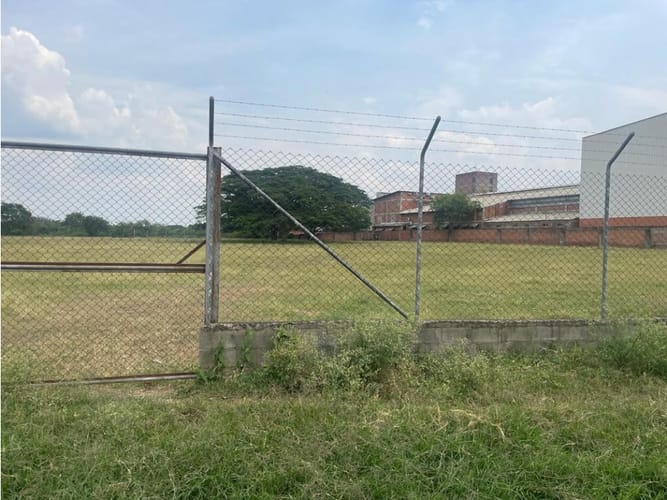 Lote en venta en Zona Industrial, Yumbo, 16696 m² · foto 2 de 10