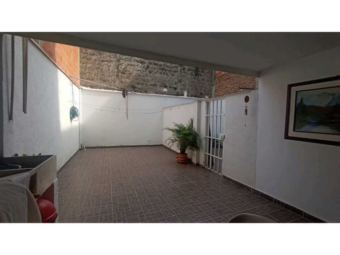 Casa de 7 alcobas en venta en Cr. Los Naranjos, Jamundí, 480 m² · foto 2 de 24