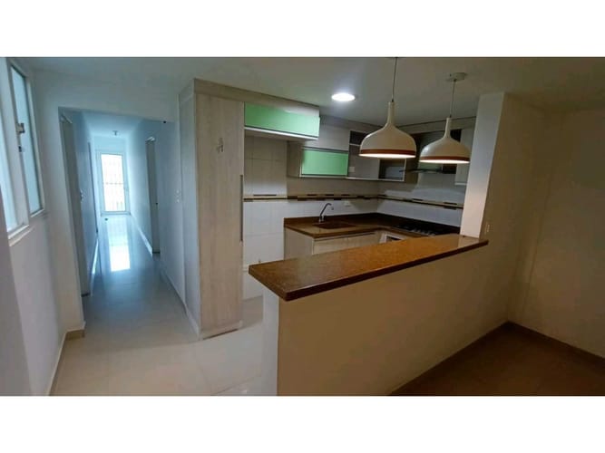 Casa de 7 alcobas en venta en Cr. Los Naranjos, Jamundí, 480 m² · foto 7 de 24