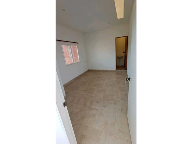 Casa de 7 alcobas en venta en Cr. Los Naranjos, Jamundí, 480 m² · foto 14 de 24