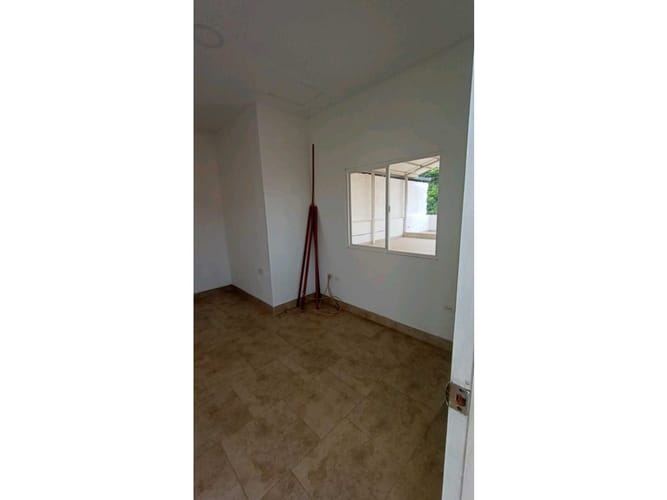 Casa de 7 alcobas en venta en Cr. Los Naranjos, Jamundí, 480 m² · foto 16 de 24