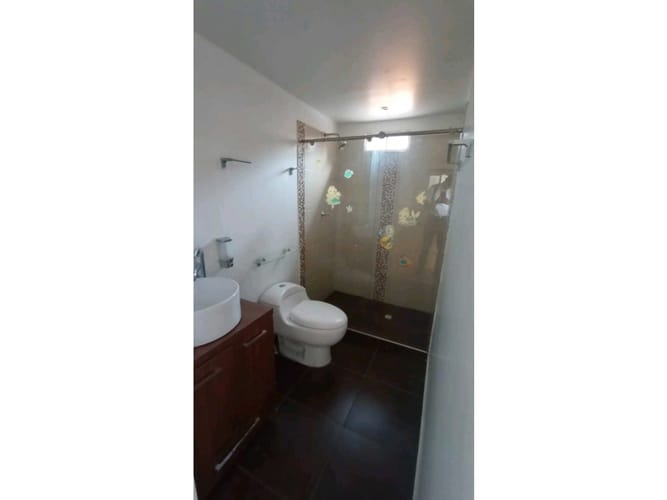 Casa de 7 alcobas en venta en Cr. Los Naranjos, Jamundí, 480 m² · foto 20 de 24